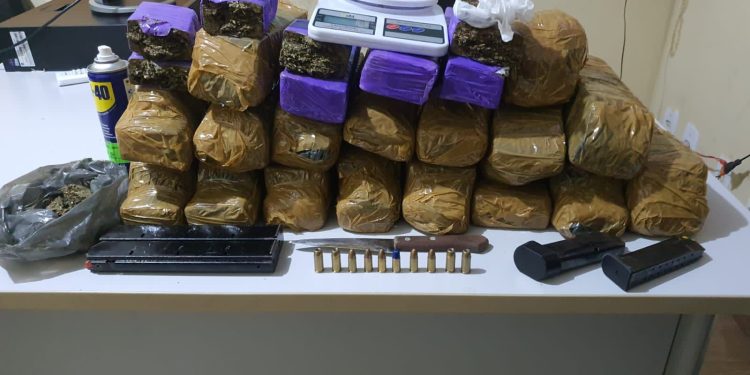 Polícia Militar apreende drogas e munições em operação contra o tráfico no litoral sul da Paraíba