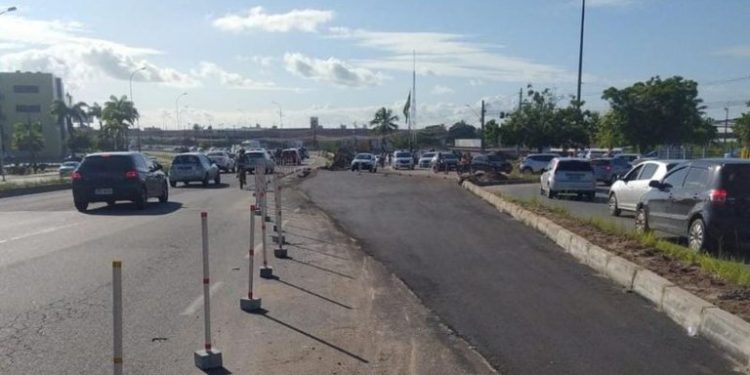 Faixas da BR-230 serão interditadas neste domingo para construção do viaduto de Água Fria