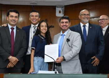 Projeto Escola na Câmara retorna com visita de alunos da Escola Estadual João José da Costa