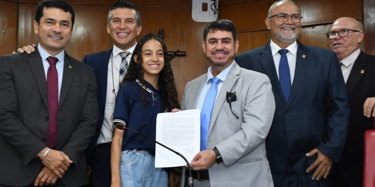 Projeto Escola na Câmara retorna com visita de alunos da Escola Estadual João José da Costa