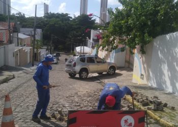 SEINFRA inicia semana com Operação Tapa-Buraco e manutenção de galerias e iluminação pública