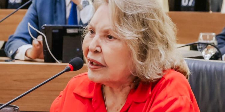 Francisca Motta solicita instalação de Delegacia da Infância e Juventude no Sertão