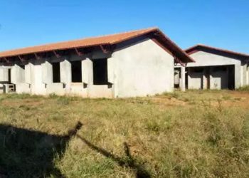 Governo lança pacto para retomar obras e serviços paralisados na Educação