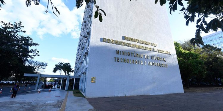 Nova lei destina R$ 4,2 bilhões para Ministério da Ciência e Tecnologia