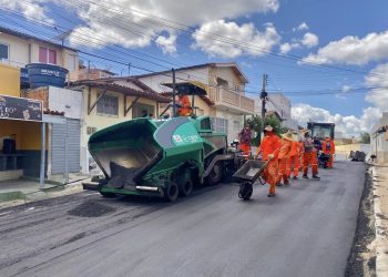 Equipe do DER inicia aplicação de malha asfáltica na cidade de Picuí