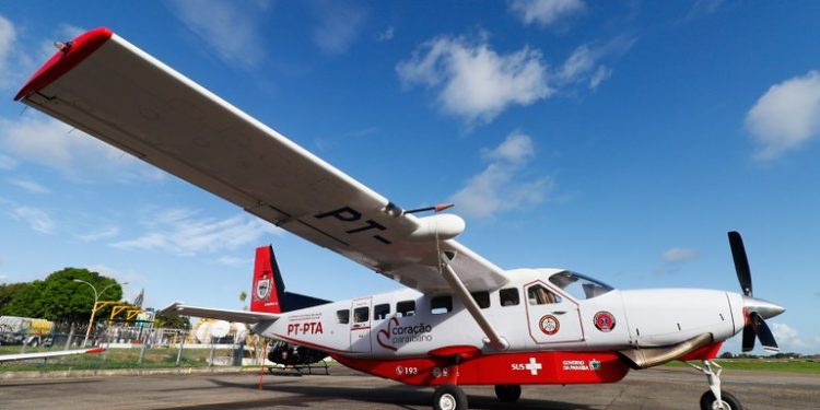 João Azevêdo entrega mais uma UTI aérea e 40 ambulâncias e fortalece interiorização dos serviços de saúde