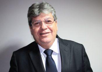 João celebra mudança na política de preços da Petrobras: “medida acertada”