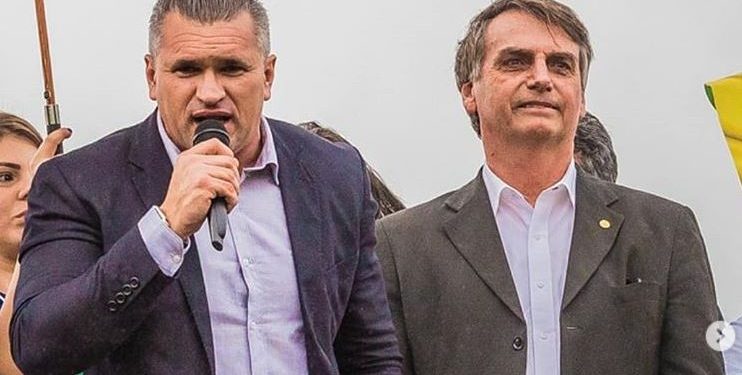 Julian Lemos prevê o enterro político de Bolsonaro: “As vísceras morais dele serão jogadas na lama”