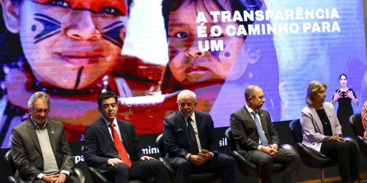 Governo federal muda regras de acesso a documentos com sigilo de 100 anos