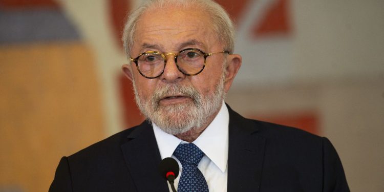 Lula conversa com papa sobre guerra na Ucrânia e combate à fome