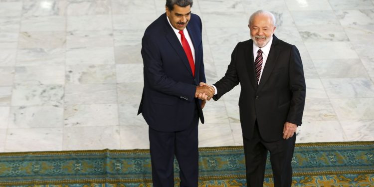Lula encontra Nicolás Maduro e defende união de países latino-americanos