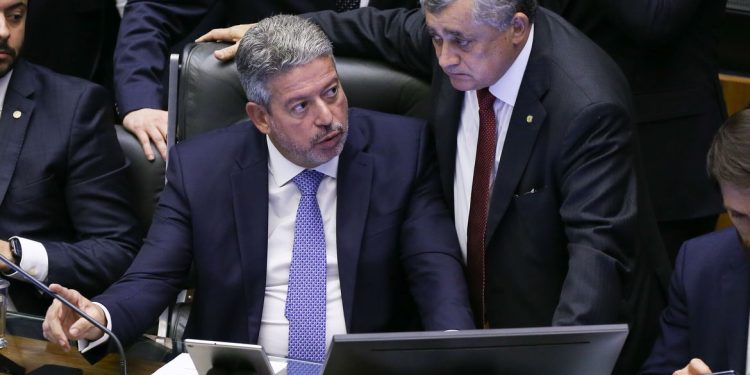 Votação do marco fiscal é concluída na Câmara e texto vai ao Senado