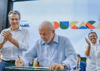 Lula diz que base de apoio no Congresso será testada a cada votação