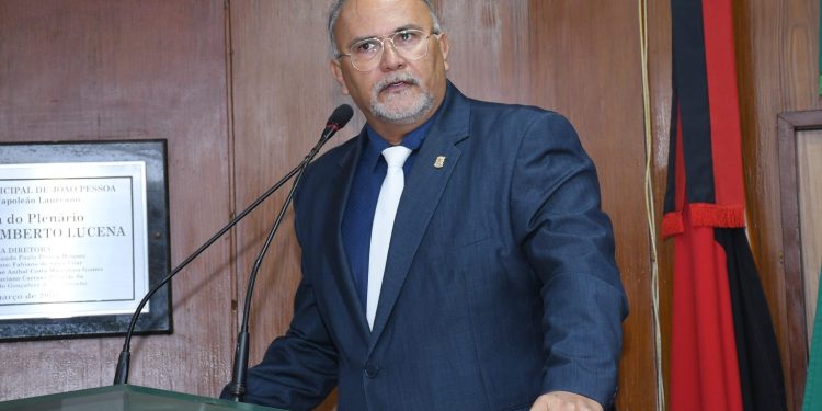 Marcílio do HBE presta solidariedade a jogador brasileiro vítima de racismo na Europa