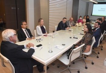 Desembargador Marcos William coordena última reunião como gestor das Metas e é homenageado