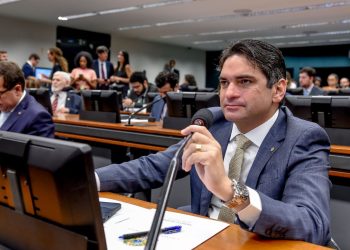 Murilo Galdino defende regulamentação da profissão de musicoterapeuta