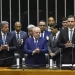 Deputada propõe que Lula, parlamentares e ministros do STF recebam mesmo salário de professores