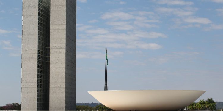 Com inclusão de gatilhos, Câmara vota arcabouço fiscal na próxima quarta-feira