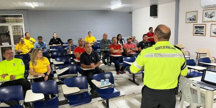 SEMOB-JP realiza curso de Pilotagem Segura para servidores que utilizam motocicletas