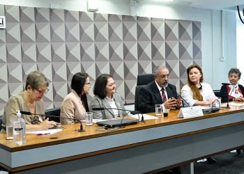Debate na Comissão de Direitos Humanos reforça necessidade de salários iguais entre homens e mulheres