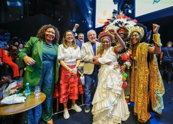 Durante agenda em Salvador, Lula afirma: “A revolução que precisamos é fazer cumprir a Constituição Brasileira”