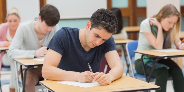 Testes vocacionais podem auxiliar jovens a conquistar novo emprego