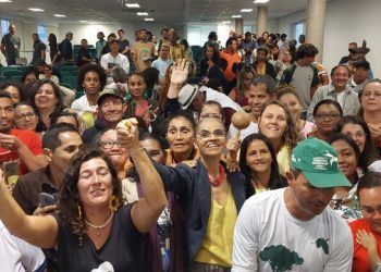 Pescadores artesanais e Marina Silva selam apoio mútuo e defendem a pesca sustentável