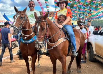 Murilo prestigia São João de Campina Grande e Cavalgada em Camalaú