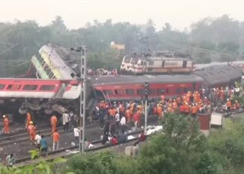 Número de mortos chega a 288 após acidente com trens na Índia