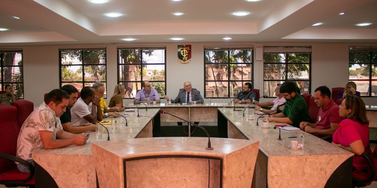 Presidente do TCE-PB reforça obrigatoriedade do piso dos professores e auditoria vai observar cumprimento da lei