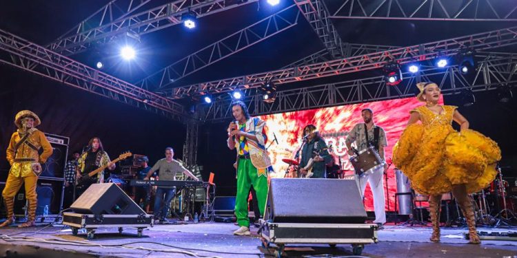 Jairo Madruga e Banda Stylo Ousado abrem shows do Arraiá do Litoral, em Cabedelo