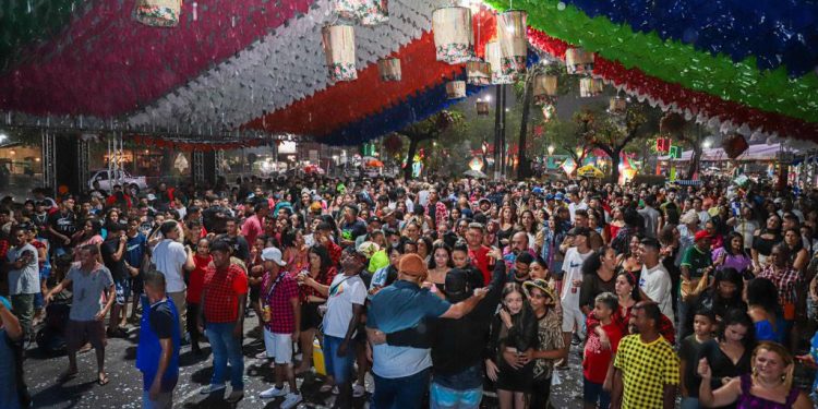 Jairo Madruga e Banda Stylo Ousado abrem shows do Arraiá do Litoral, em Cabedelo