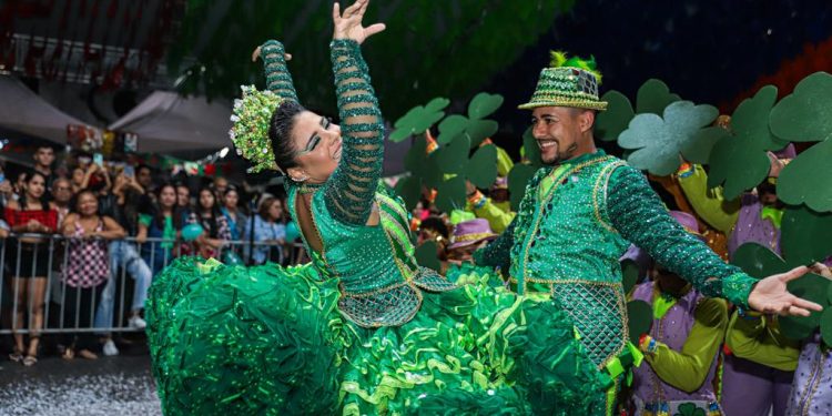 Jairo Madruga e Banda Stylo Ousado abrem shows do Arraiá do Litoral, em Cabedelo