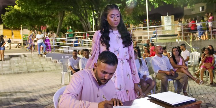 Prefeitura de Patos realiza tradicional Casamento Coletivo e oficializa a união de 20 casais