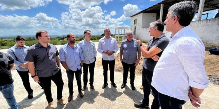 Prefeito de Caldas Brandão, Fábio Rolim, realiza visita técnica na cooperativa de catadores da cidade de Itabaiana
