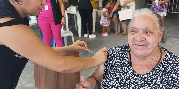 João Pessoa alerta e orienta a população sobre a importância de completar a vacinação contra Covid-19