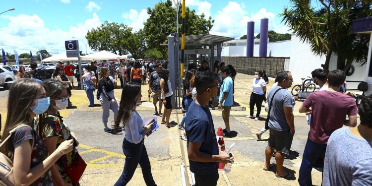 Inscrições para o ENEM começam na próxima segunda-feira