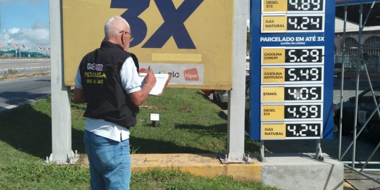 Pesquisa do Procon-JP registra diferença de R$ 0,40 no preço da gasolina; média está em R$ 5,11