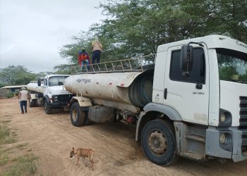 Operação Carro-Pipa abastece 56 comunidades da zona rural de Campina Grande