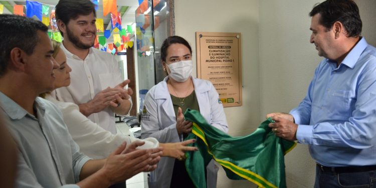 Bruno e diretor-presidente da Energisa entregam climatização do Hospital Pedro I