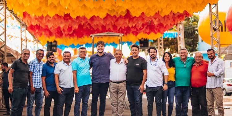 Prefeito de Campina Grande visita estrutura preparada para o São João de Galante