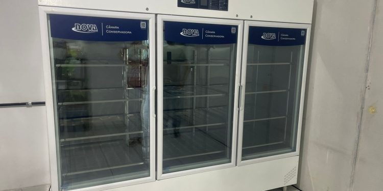 Bruno entrega 30 câmaras frias para armazenamento de imunizantes nas salas de vacinação