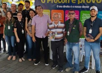 Procon Municipal promove atendimento na Praça da Bandeira durante comemoração pelos 22 anos do órgão