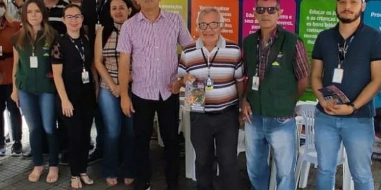 Procon Municipal promove atendimento na Praça da Bandeira durante comemoração pelos 22 anos do órgão