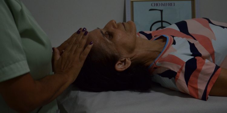 Policlínica da Liberdade oferece terapia Reiki pelo SUS em Campina Grande
