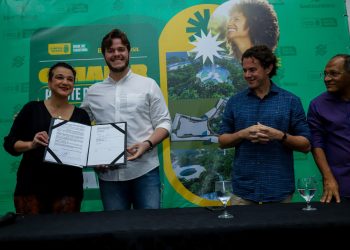 Bruno assina contrato para construção do novo Parque Evaldo Cruz e ampliação d’O Maior São João do Mundo