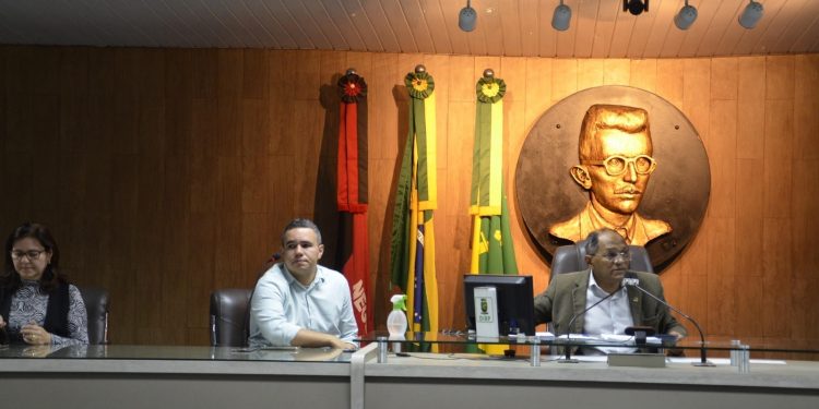 Prefeitura leva à Câmara discussão sobre a proposta do Governo do Estado para mudanças no SUS em Campina Grande