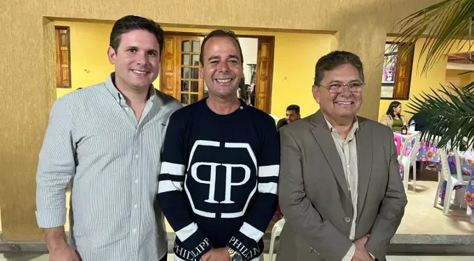 Hugo Motta participa de inaugurações em São João do Tigre