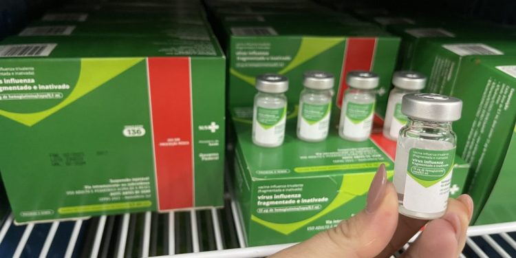 Capital paraibana disponibiliza vacina contra Influenza até esta sexta-feira em diversos serviços de saúde