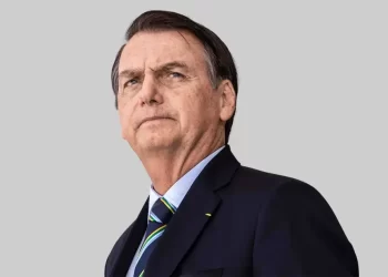 AO VIVO: Com três votos pela inelegibilidade, TSE retoma julgamento de Bolsonaro